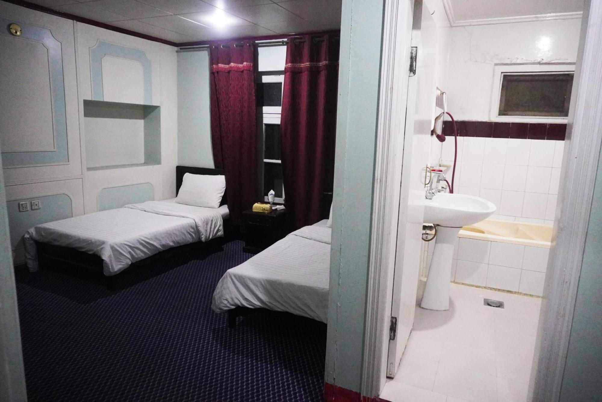 Hotel Dewanekhas Skardu Luaran gambar